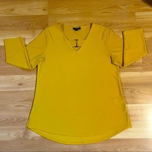 ALFANI- 3/4 SLEEVE KEY HOLE FRONT